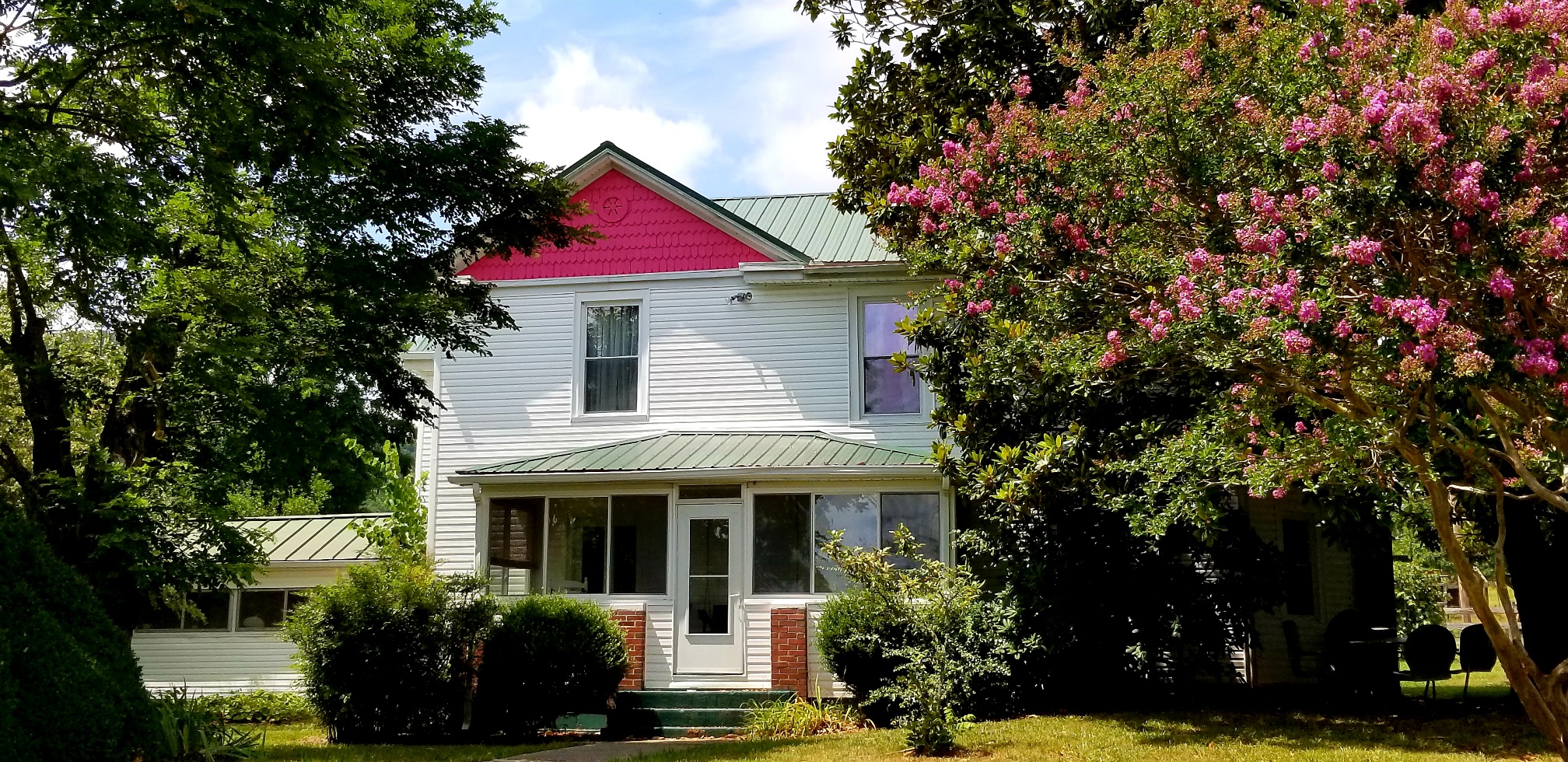 WanderLove at Peaks of Otter Winery & Johnson's Orchard - Destination